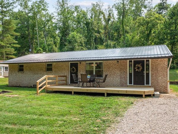 4111 Dragoo Road , Nashport, OH 43830
