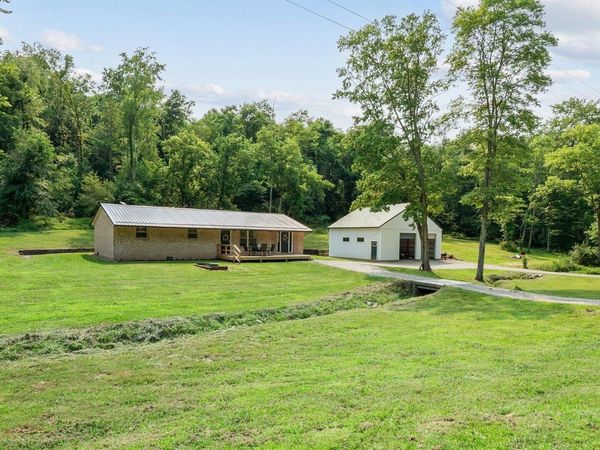 4111 Dragoo Road, Nashport, OH 43830