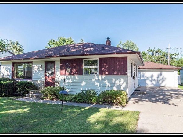1718 S PEARL STREET, New London, WI 54961