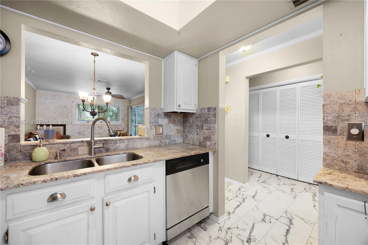 1001 Pine Isle Ln , Unit 1001, Naples, FL 34112 Photo