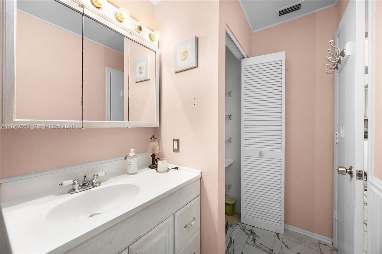 1001 Pine Isle Ln , Unit 1001, Naples, FL 34112 Photo