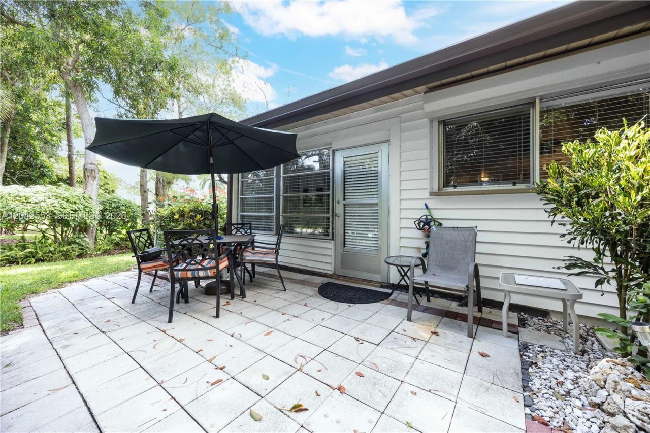 1001 Pine Isle Ln , Unit 1001, Naples, FL 34112 Photo