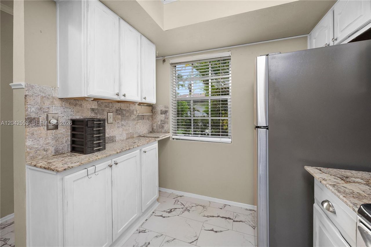 1001 Pine Isle Ln , Unit 1001, Naples, FL 34112 Photo