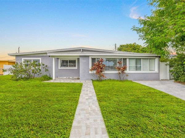 18100 NW 7th Pl , Miami Gardens, FL 33169