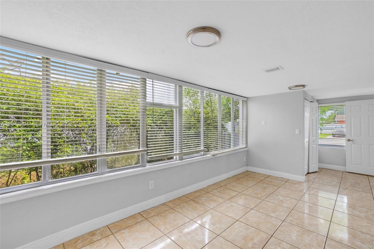 18100 NW 7th Pl , Miami Gardens, FL 33169 Photo