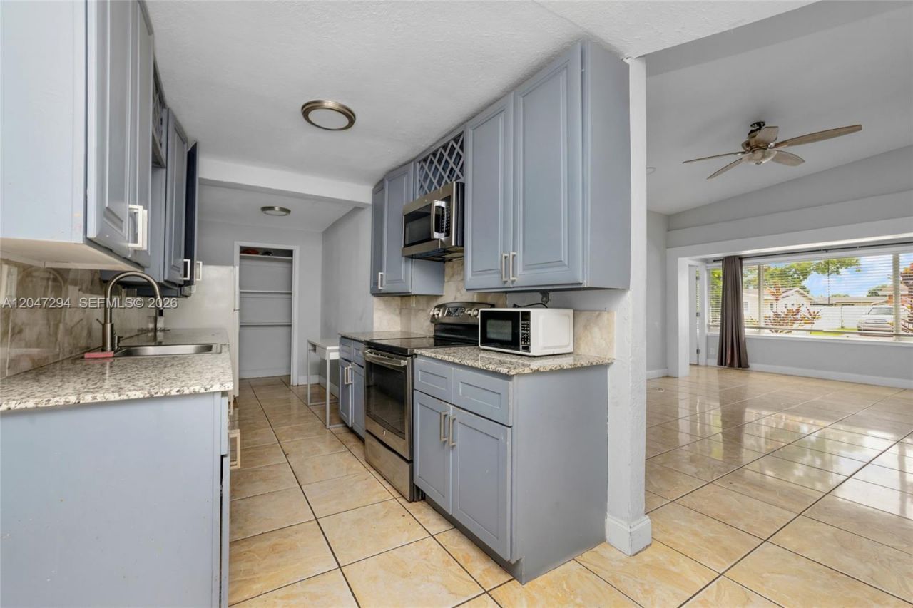 18100 NW 7th Pl , Miami Gardens, FL 33169 Photo