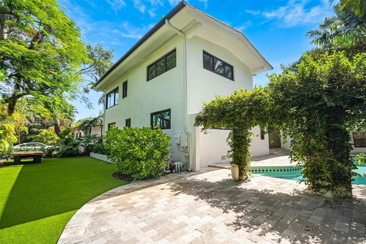7810 Beachview Dr, North Bay Village, FL 33141 Photo