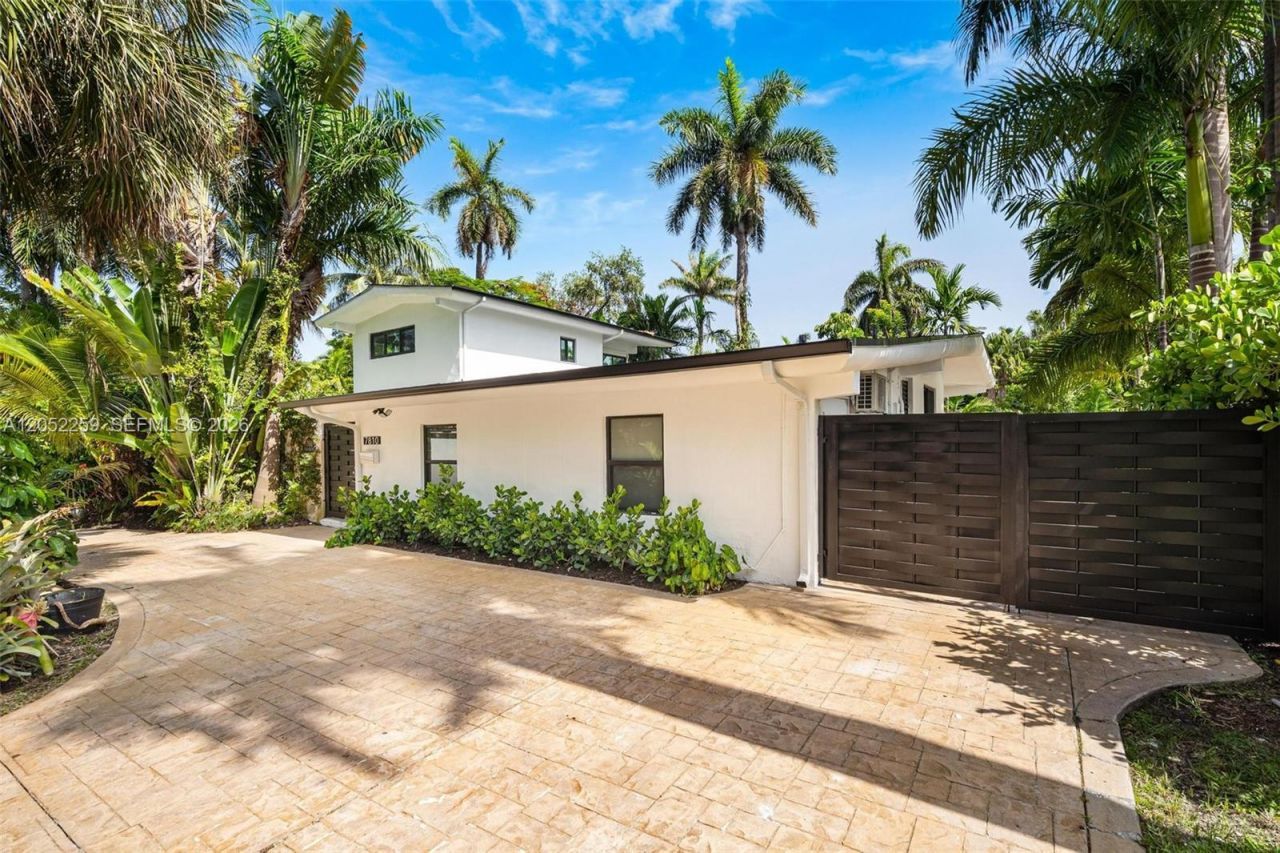 7810 Beachview Dr, North Bay Village, FL 33141 Photo