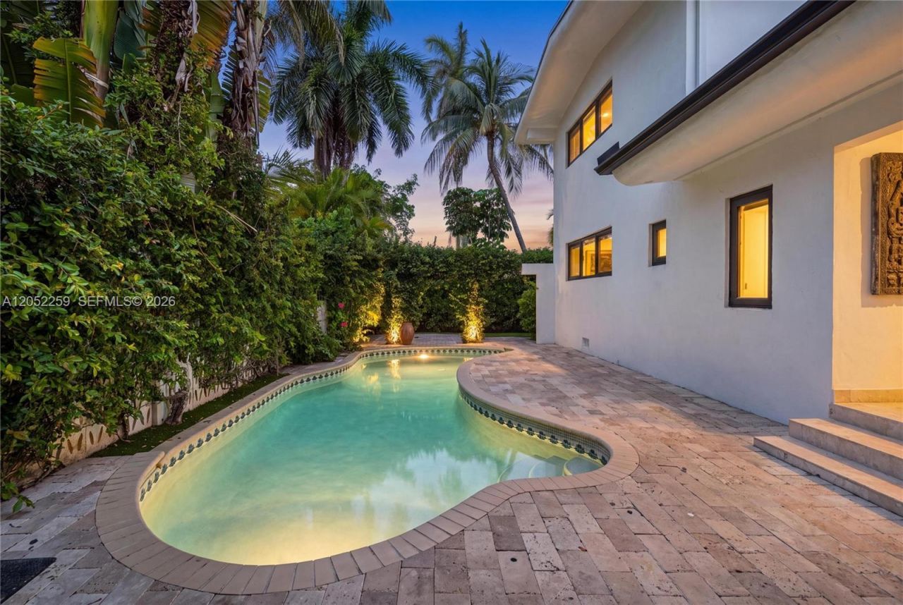 7810 Beachview Dr, North Bay Village, FL 33141 Photo