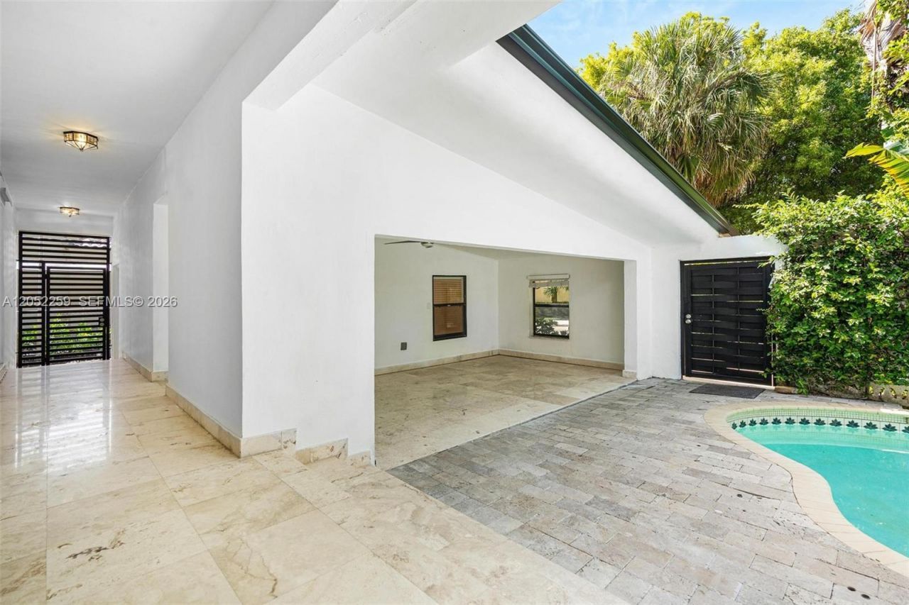 7810 Beachview Dr, North Bay Village, FL 33141 Photo