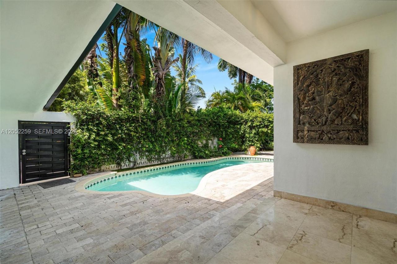 7810 Beachview Dr, North Bay Village, FL 33141 Photo
