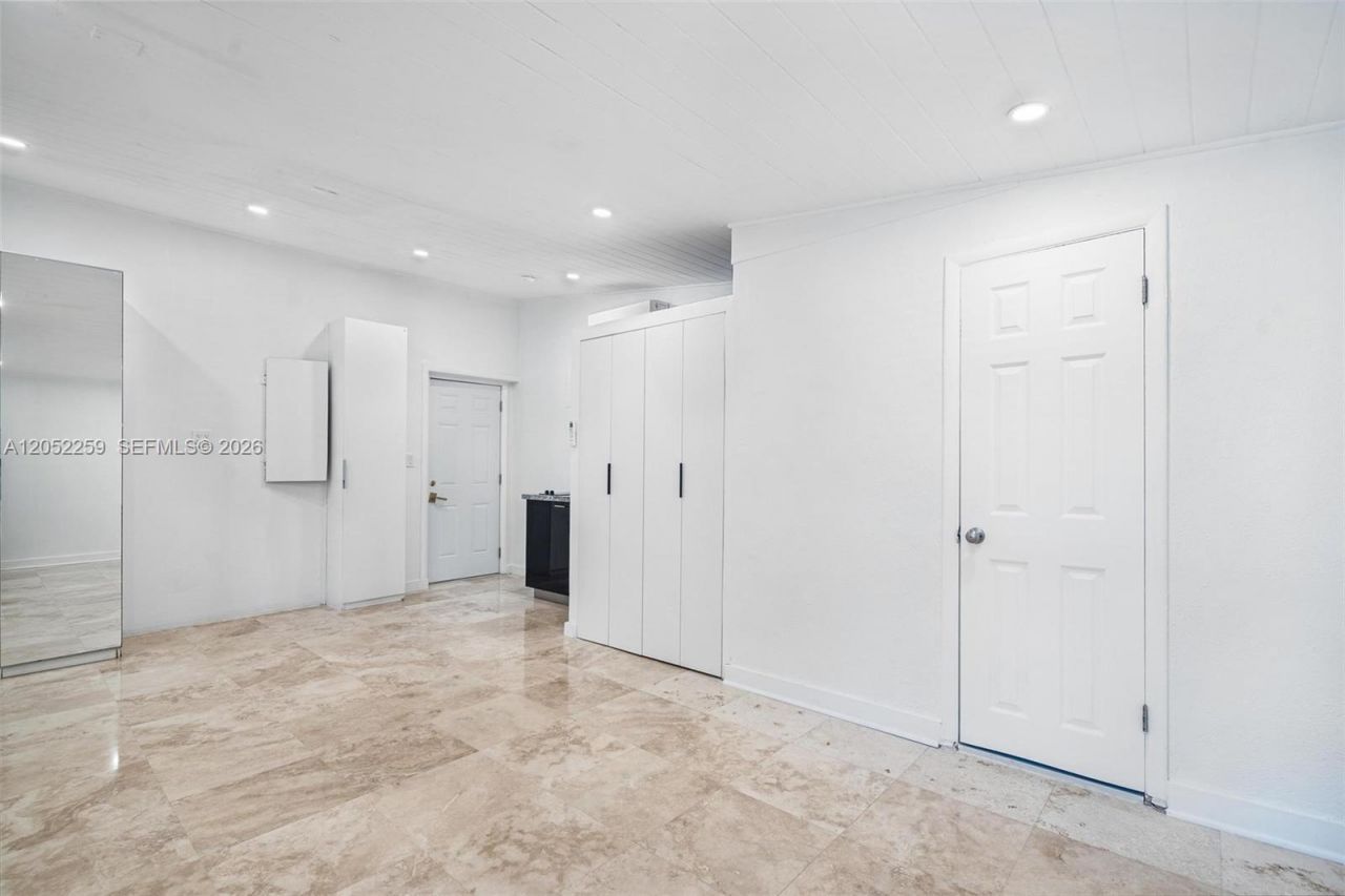 7810 Beachview Dr, North Bay Village, FL 33141 Photo