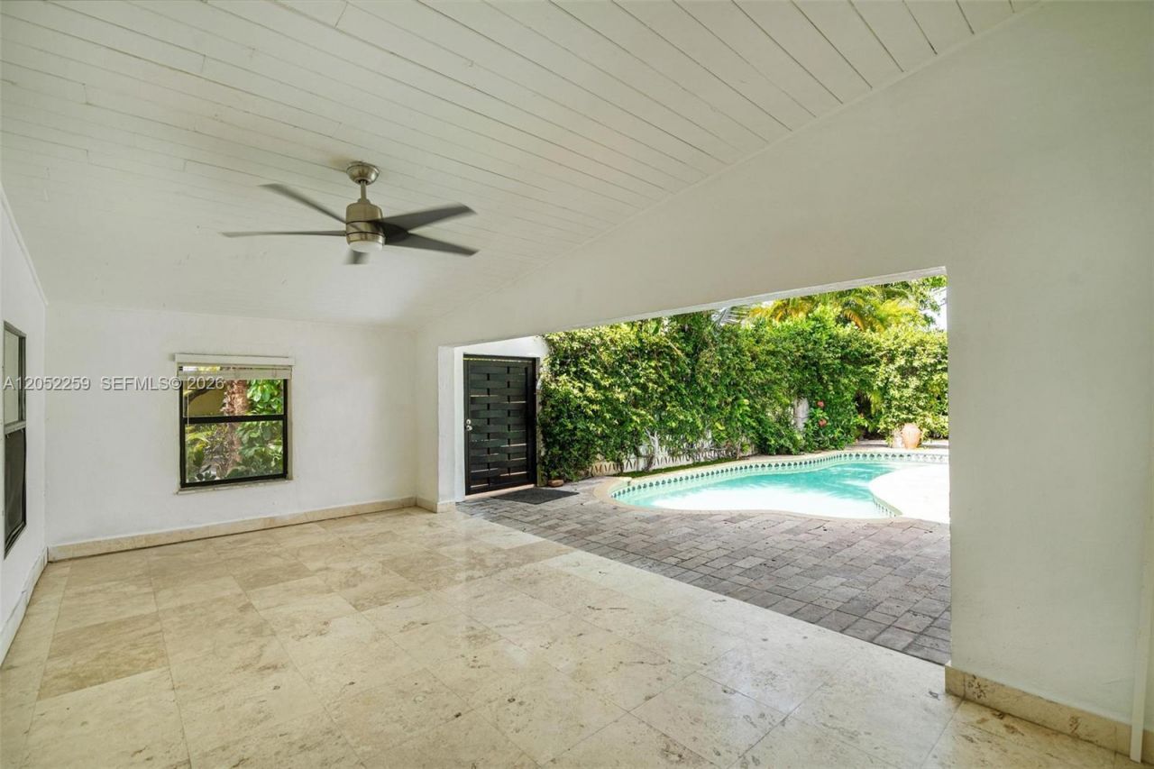 7810 Beachview Dr, North Bay Village, FL 33141 Photo