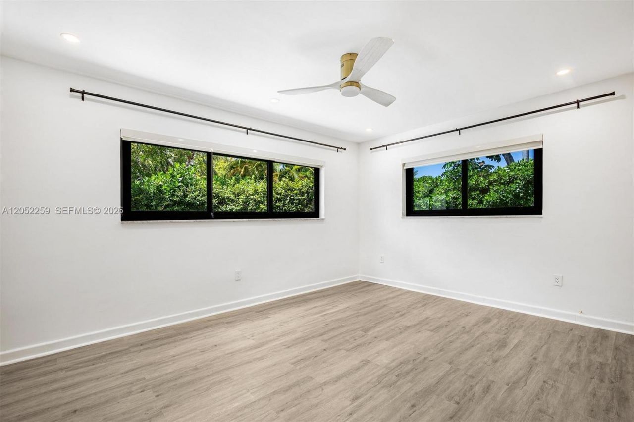 7810 Beachview Dr, North Bay Village, FL 33141 Photo