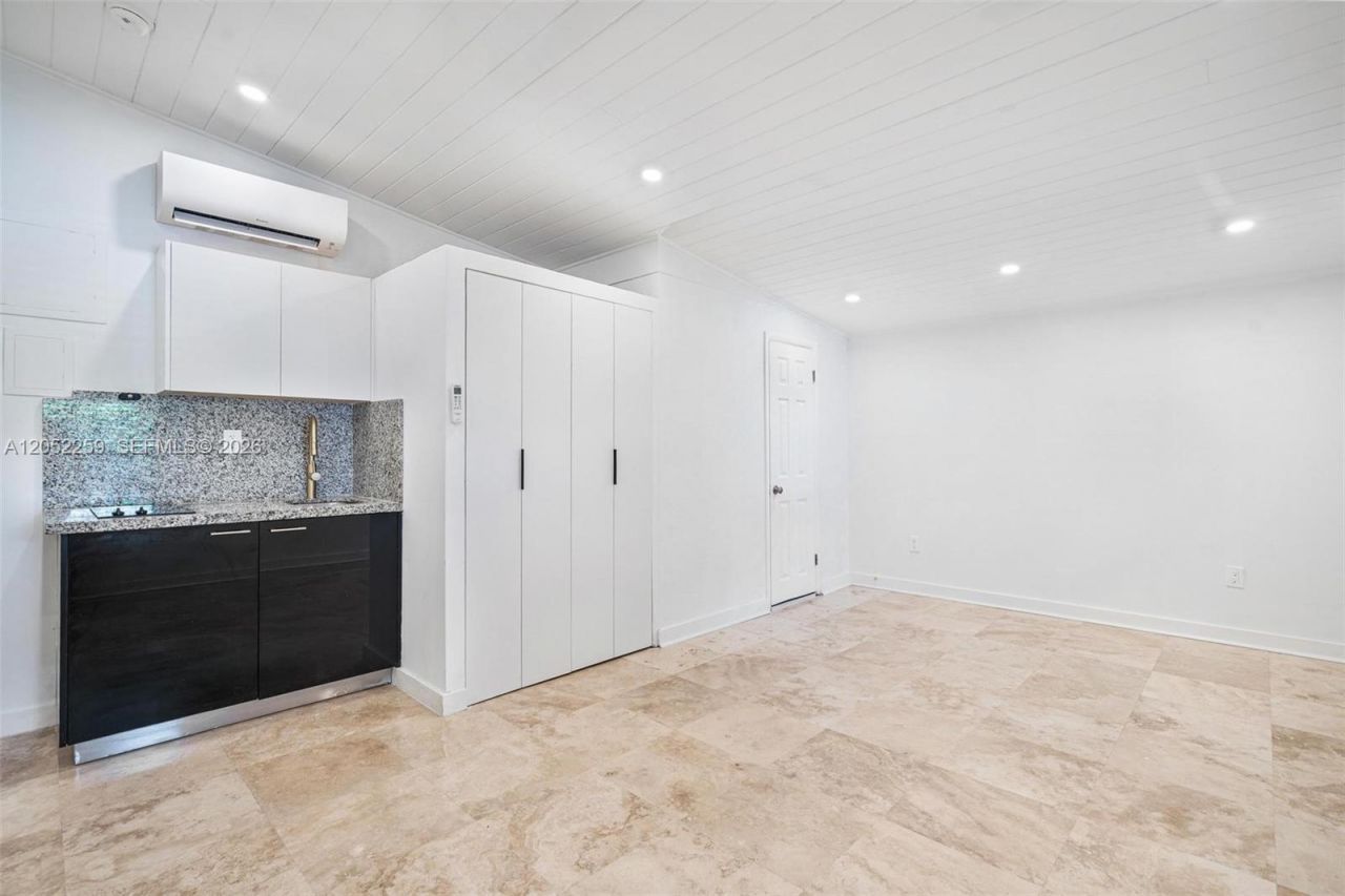 7810 Beachview Dr, North Bay Village, FL 33141 Photo