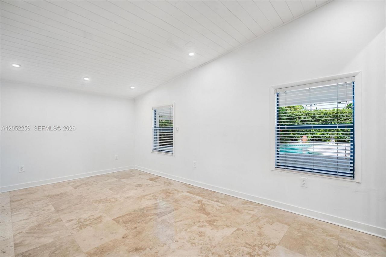 7810 Beachview Dr, North Bay Village, FL 33141 Photo