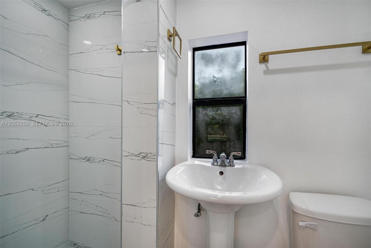 7810 Beachview Dr, North Bay Village, FL 33141 Photo