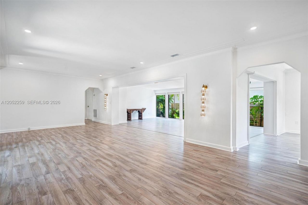 7810 Beachview Dr, North Bay Village, FL 33141 Photo