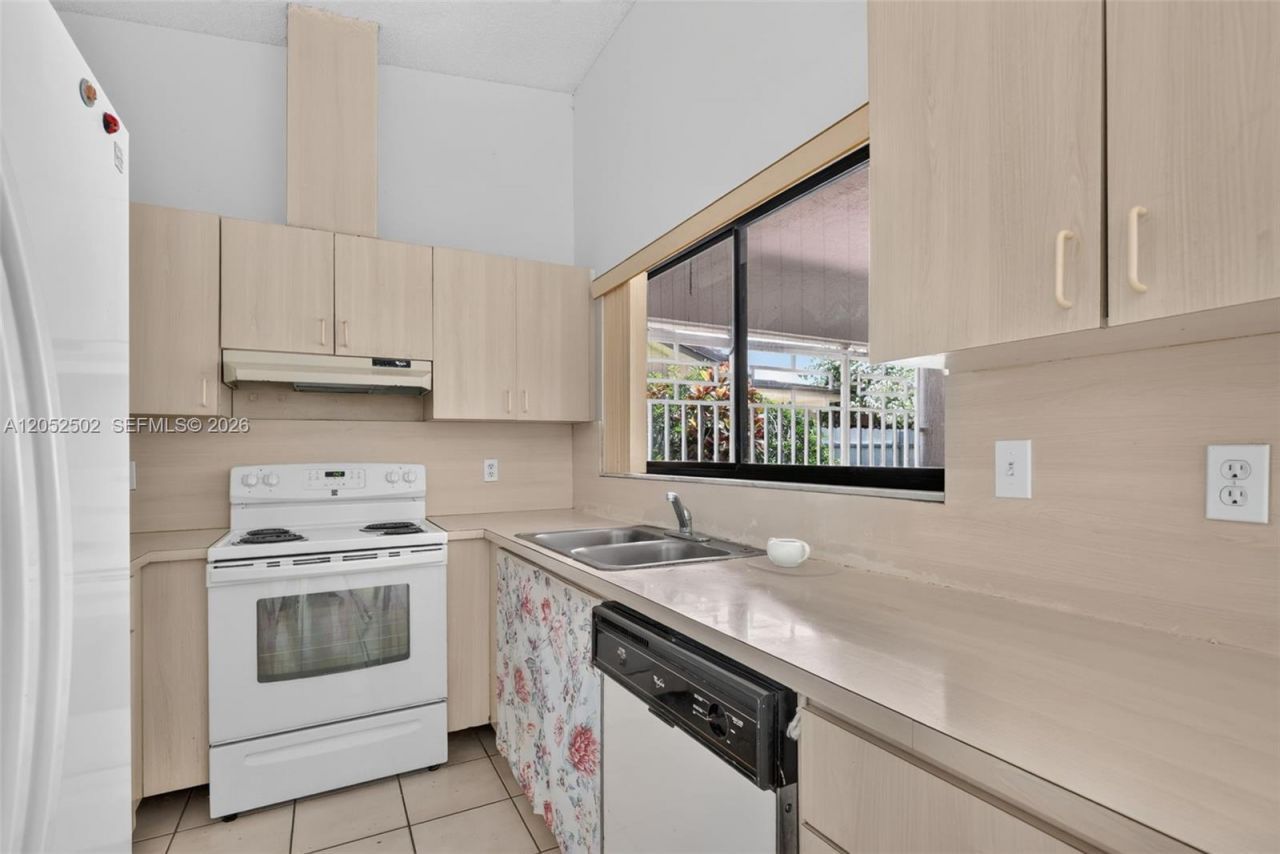 4756 SW 143rd Ave , Miami, FL 33175 Photo