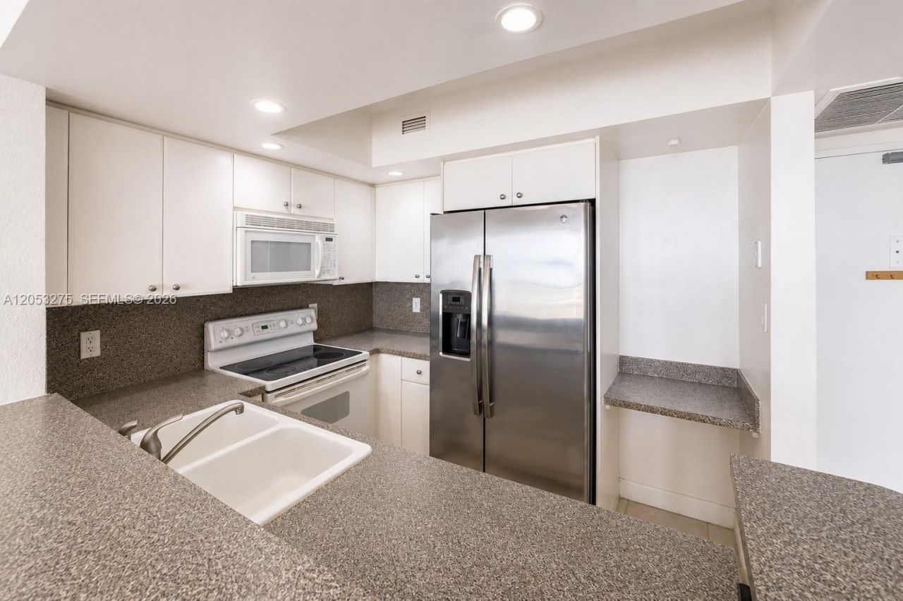 5600 Collins Ave , Unit 11L, Miami Beach, FL 33140 Photo