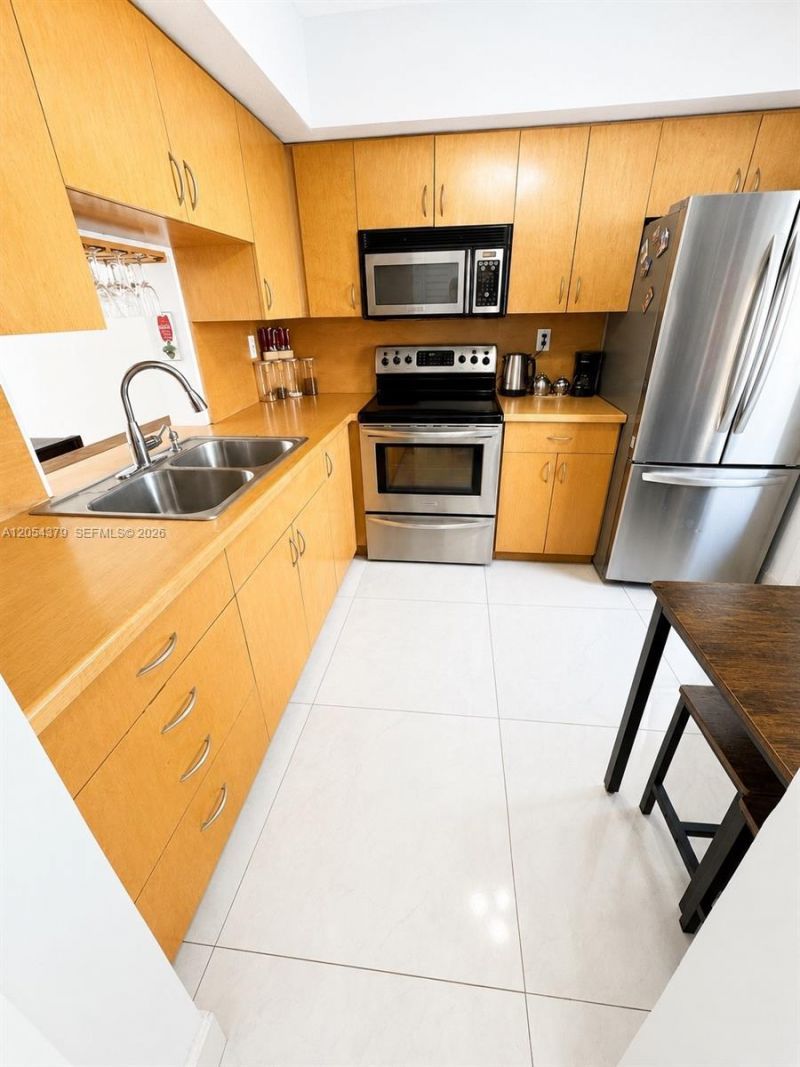 1893 S Ocean Dr , Unit 212, Hallandale Beach, FL 33009 Photo