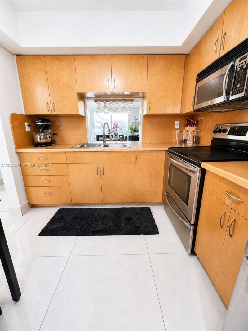 1893 S Ocean Dr , Unit 212, Hallandale Beach, FL 33009 Photo