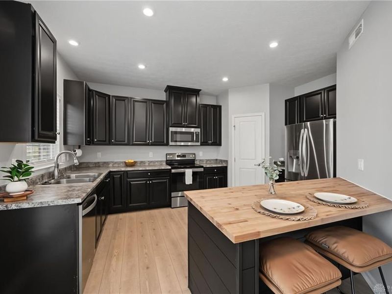 6300 Willow Oak Drive, Tipp City, OH 45371 Photo 17
