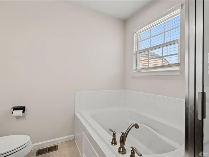 6300 Willow Oak Drive, Tipp City, OH 45371 Photo 45