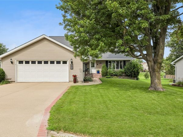 81 4th Avenue , Atkins, IA 52206