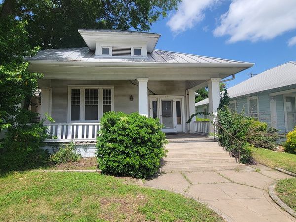 825 N PINE ST, San Antonio, TX 78202