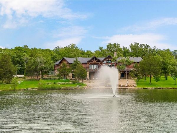 30700 W 102nd Street, De Soto, KS 66018