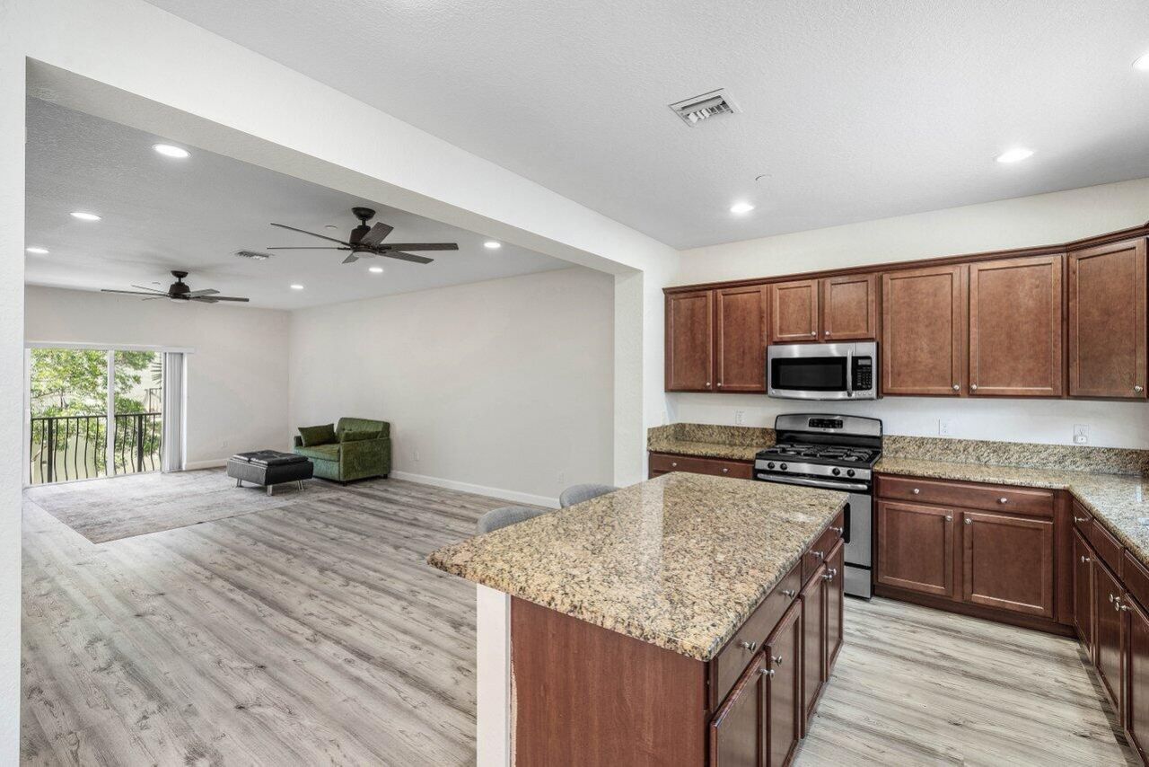 48 NW Hawthorne Place, Boca Raton, FL 33432 Photo