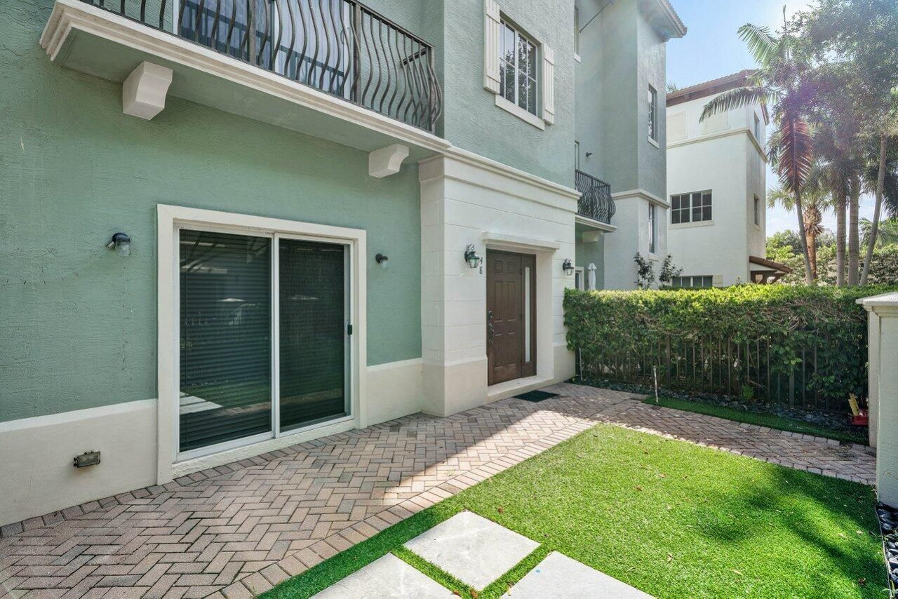 48 NW Hawthorne Place, Boca Raton, FL 33432 Photo