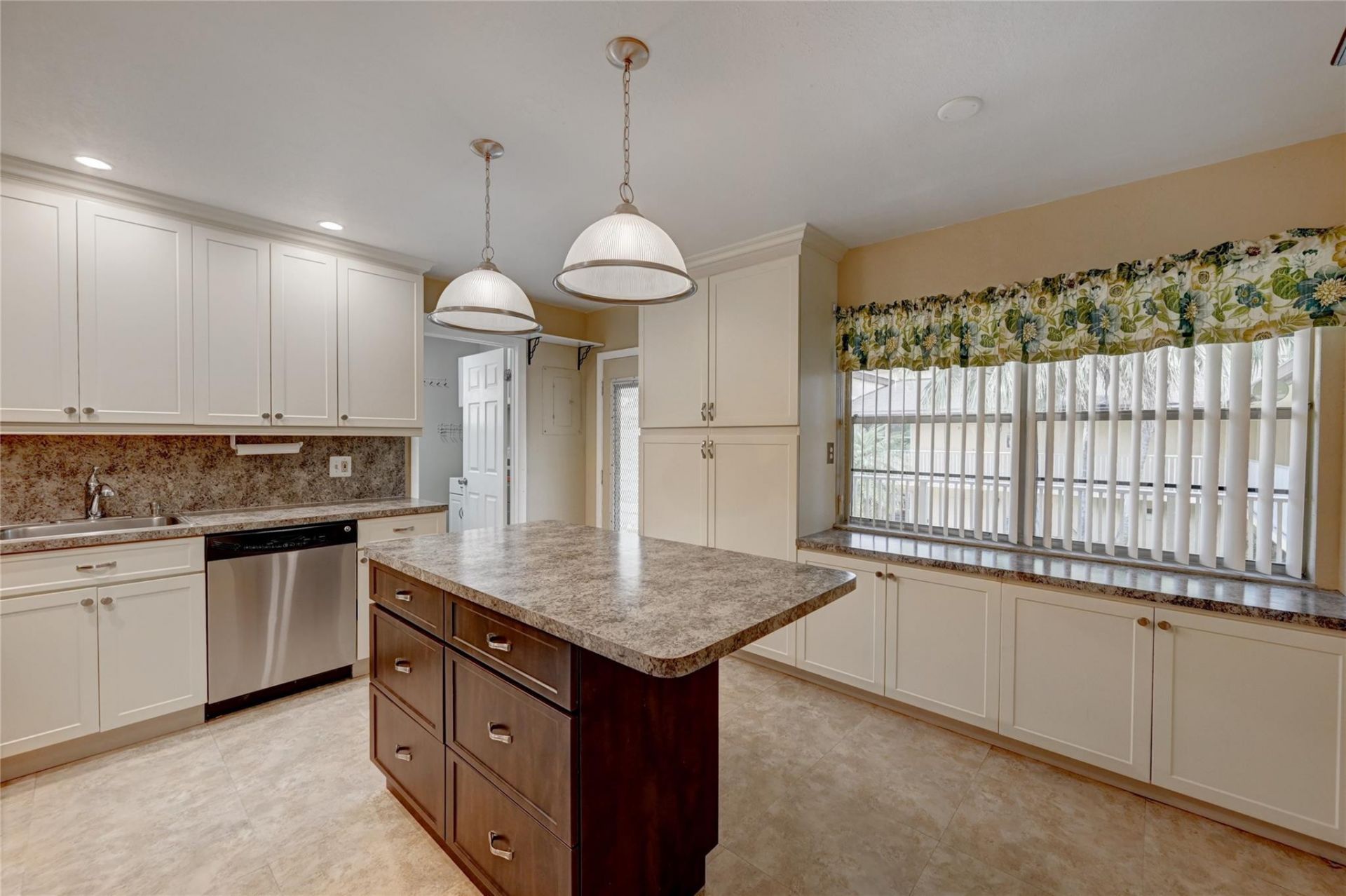 8760 Azalea Court, Unit 203, Tamarac, FL 33321 Photo