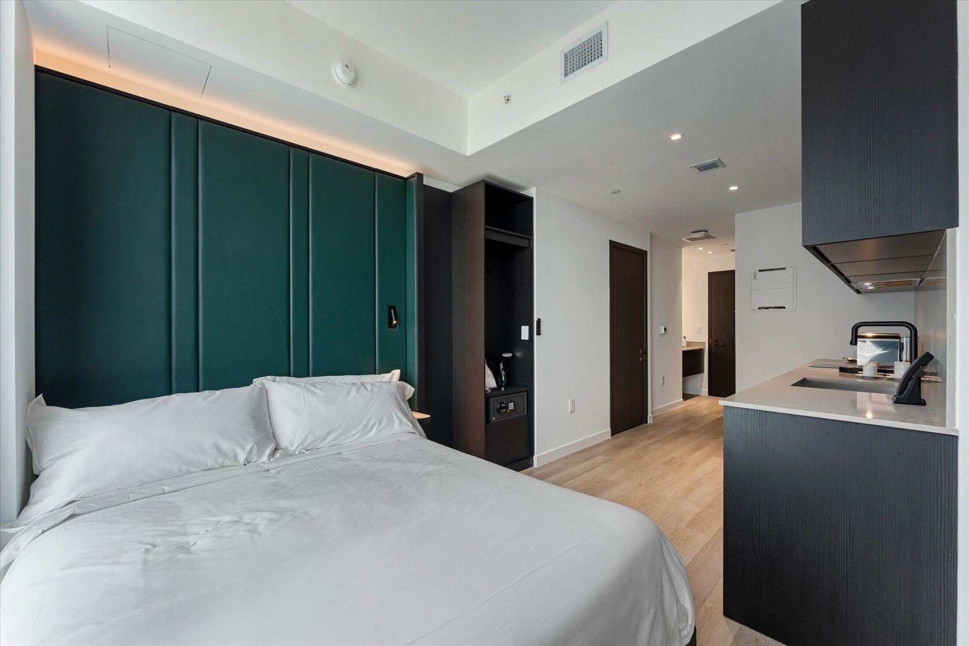 20 NE 11th Street, Unit EXPH06A, Miami, FL 33132 Photo