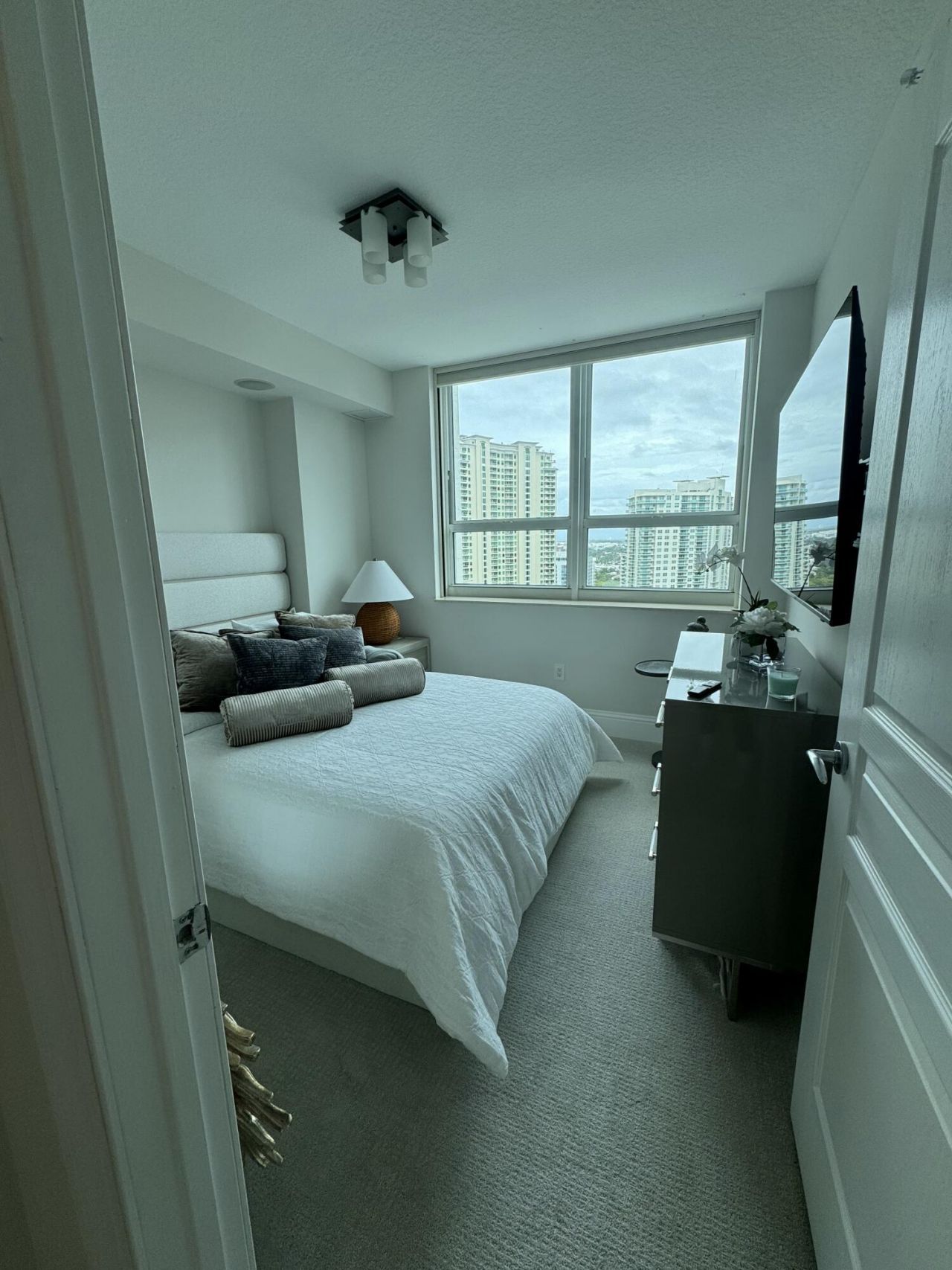 350 SE 2nd Street, Unit 2630, Fort Lauderdale, FL 33301 Photo