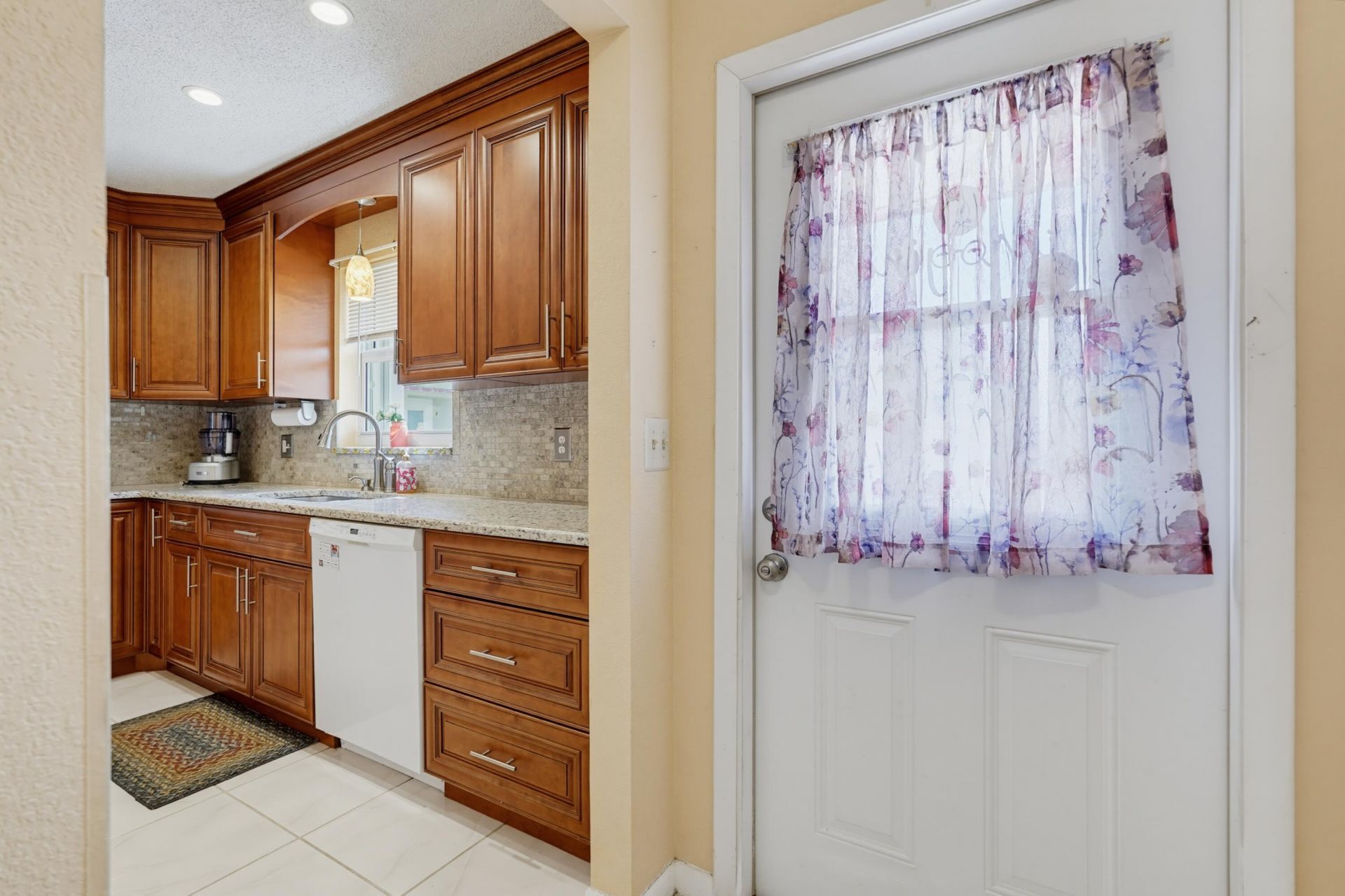 676 Laconia Circle, Unit B, Lake Worth, FL 33467 Photo