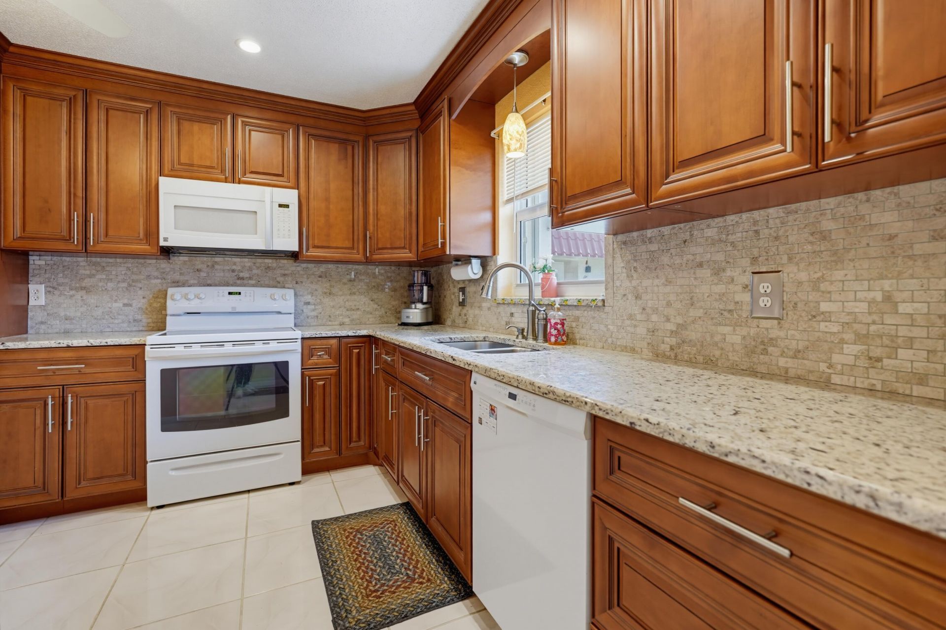676 Laconia Circle, Unit B, Lake Worth, FL 33467 Photo