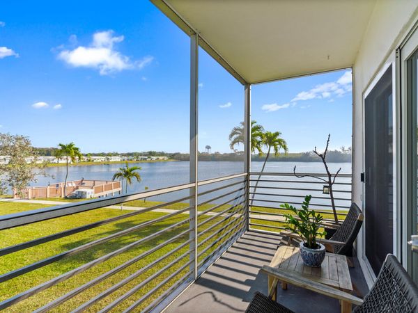 2223 PARK Lane, Unit 210, Hollywood, FL 33021