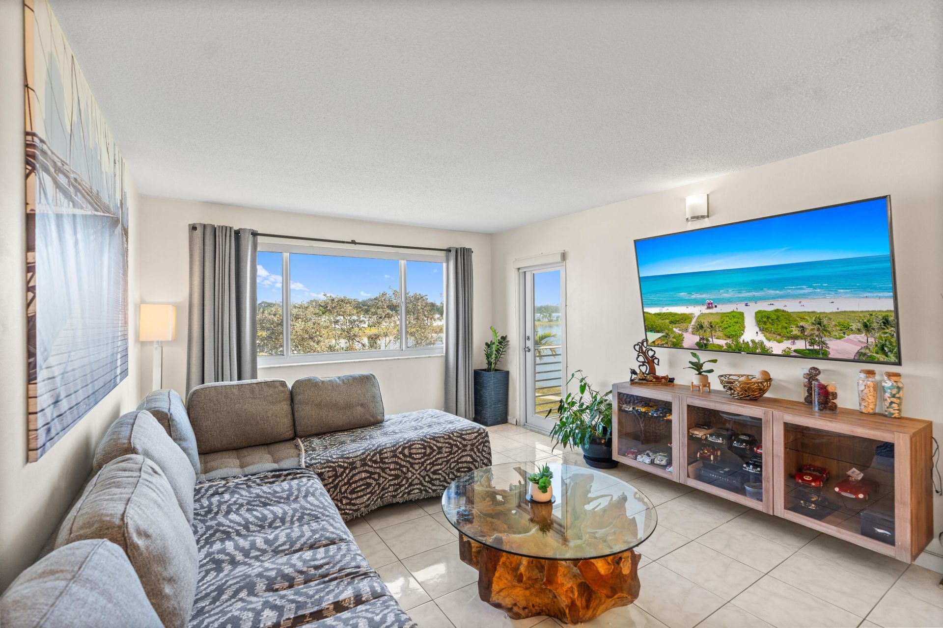 2223 Park Lane, Unit 210, Hollywood, FL 33021 Photo