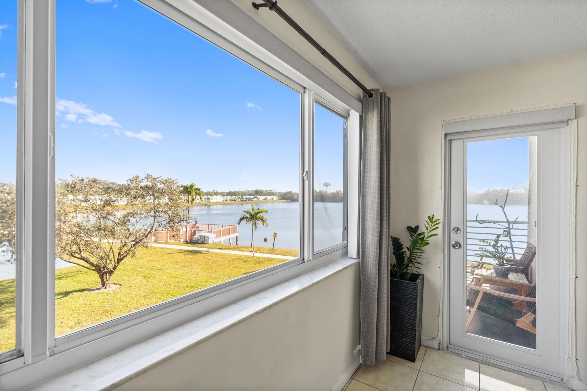 2223 Park Lane, Unit 210, Hollywood, FL 33021 Photo