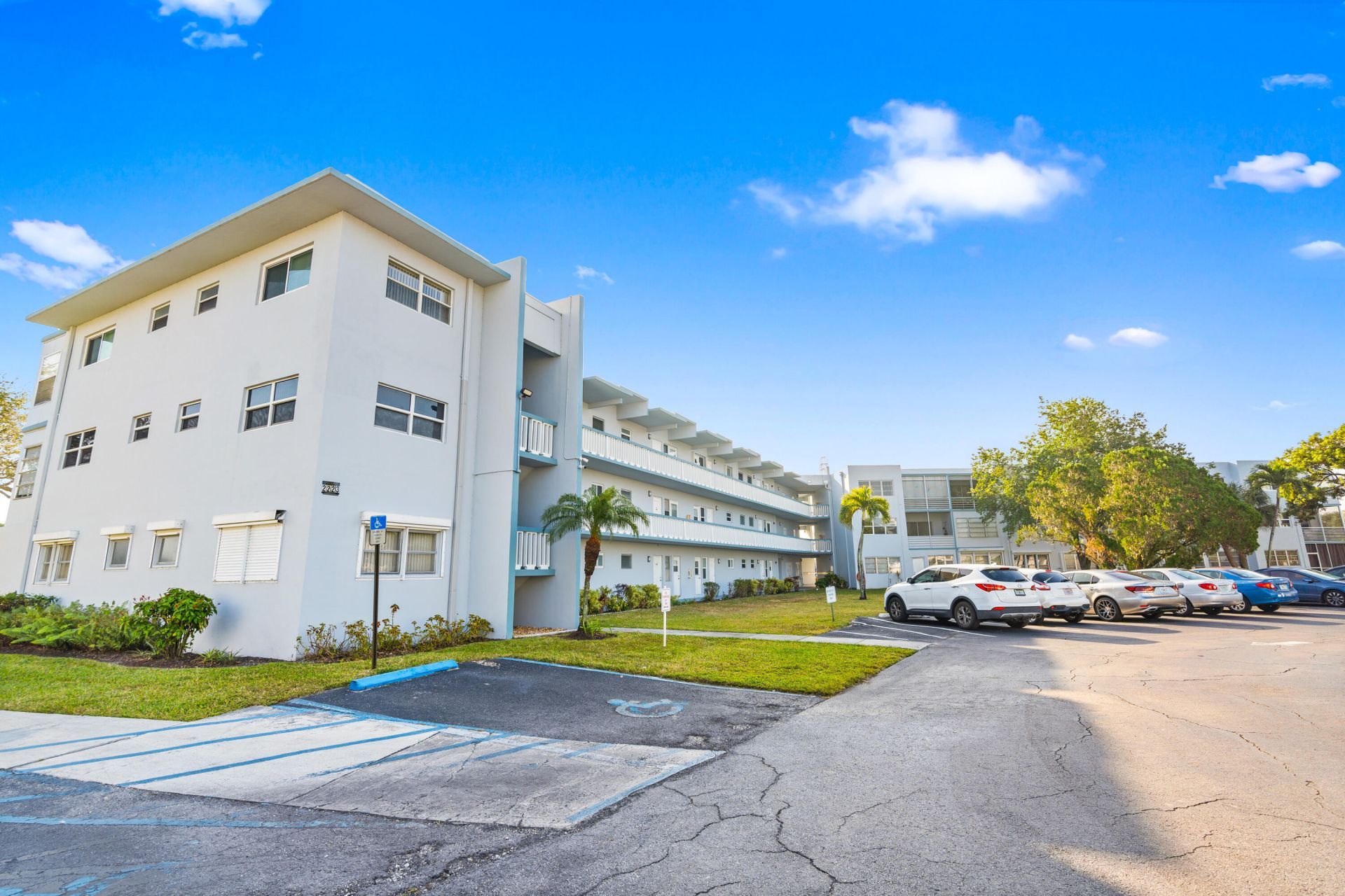 2223 Park Lane, Unit 210, Hollywood, FL 33021 Photo