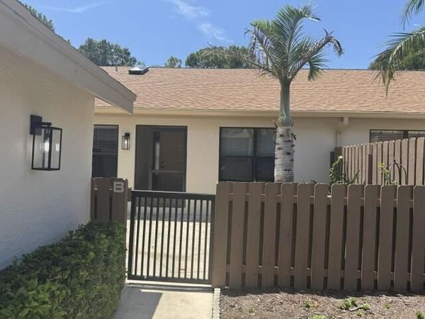 2084 SW SILVER PINE Way, Unit 122-B, Palm City, FL 34990