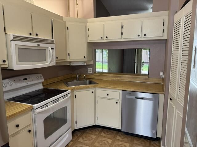 2084 SW Silver Pine Way, Unit 122-B, Palm City, FL 34990 Photo