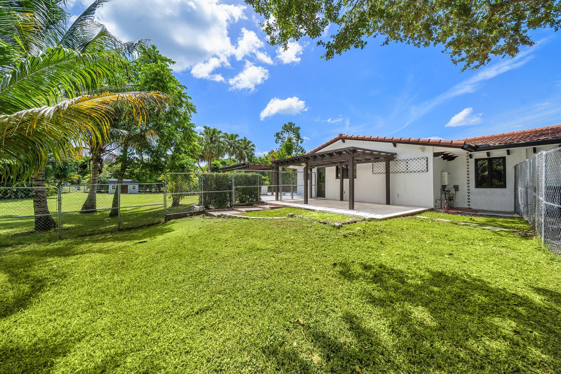 4950 SW 145th Avenue, Southwest Ranches, FL 33330 Photo