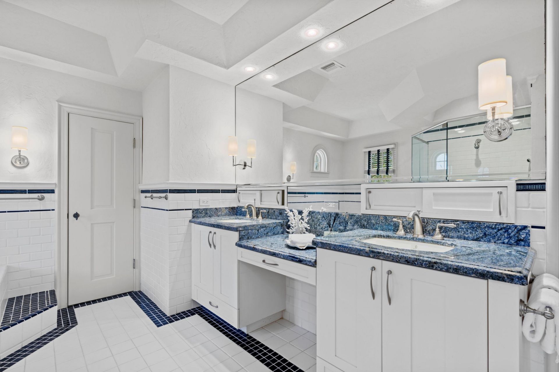 308 Barcelona Road, West Palm Beach, FL 33401 Photo
