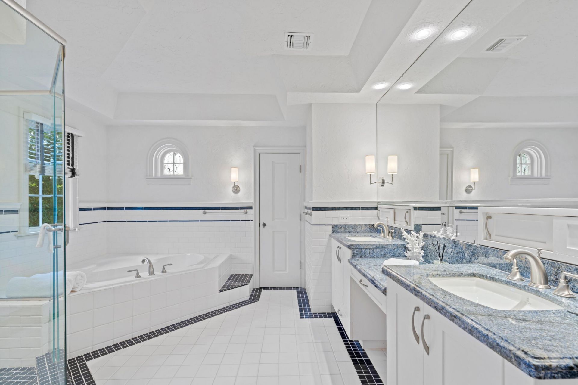 308 Barcelona Road, West Palm Beach, FL 33401 Photo