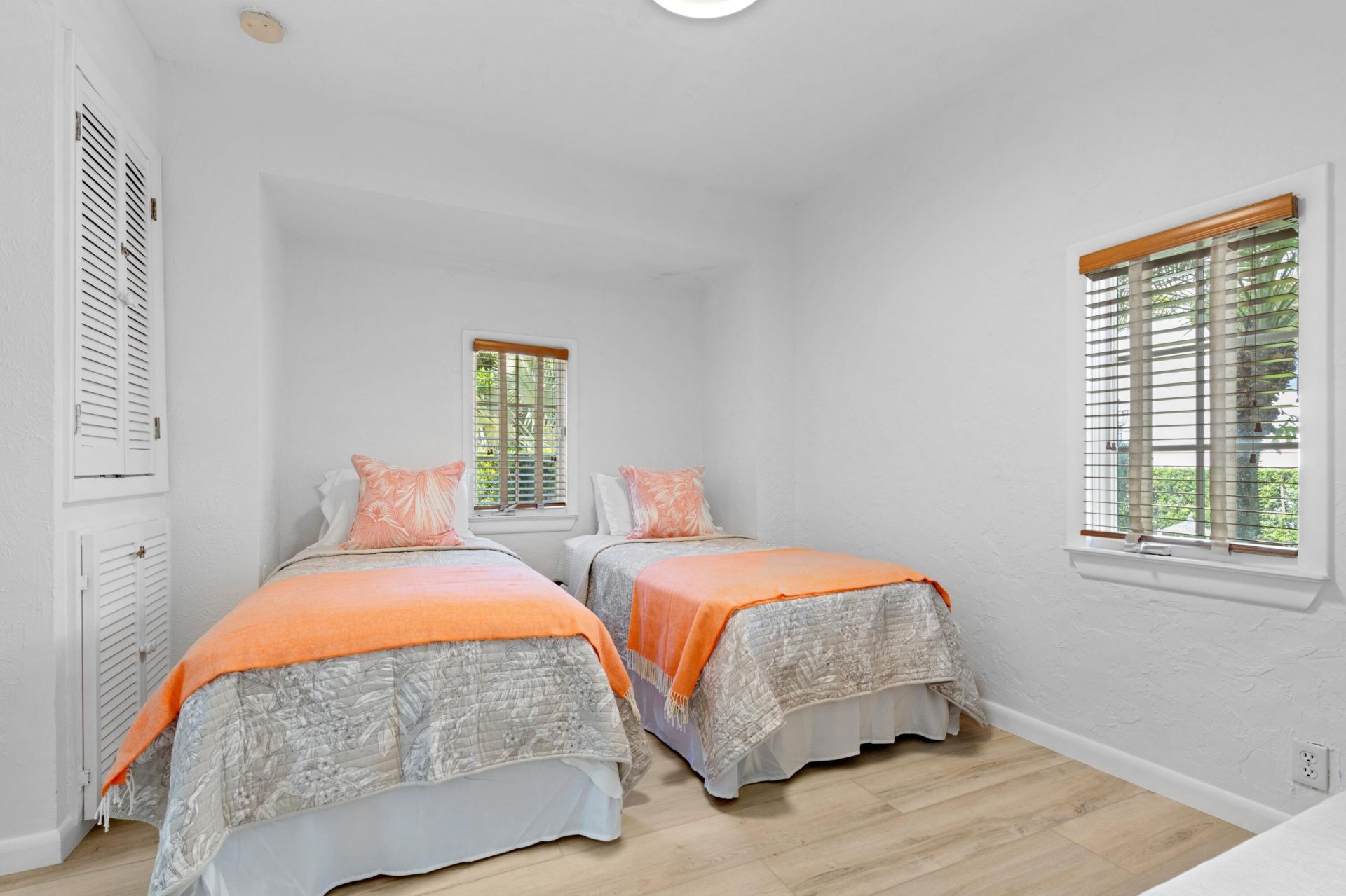 308 Barcelona Road, West Palm Beach, FL 33401 Photo