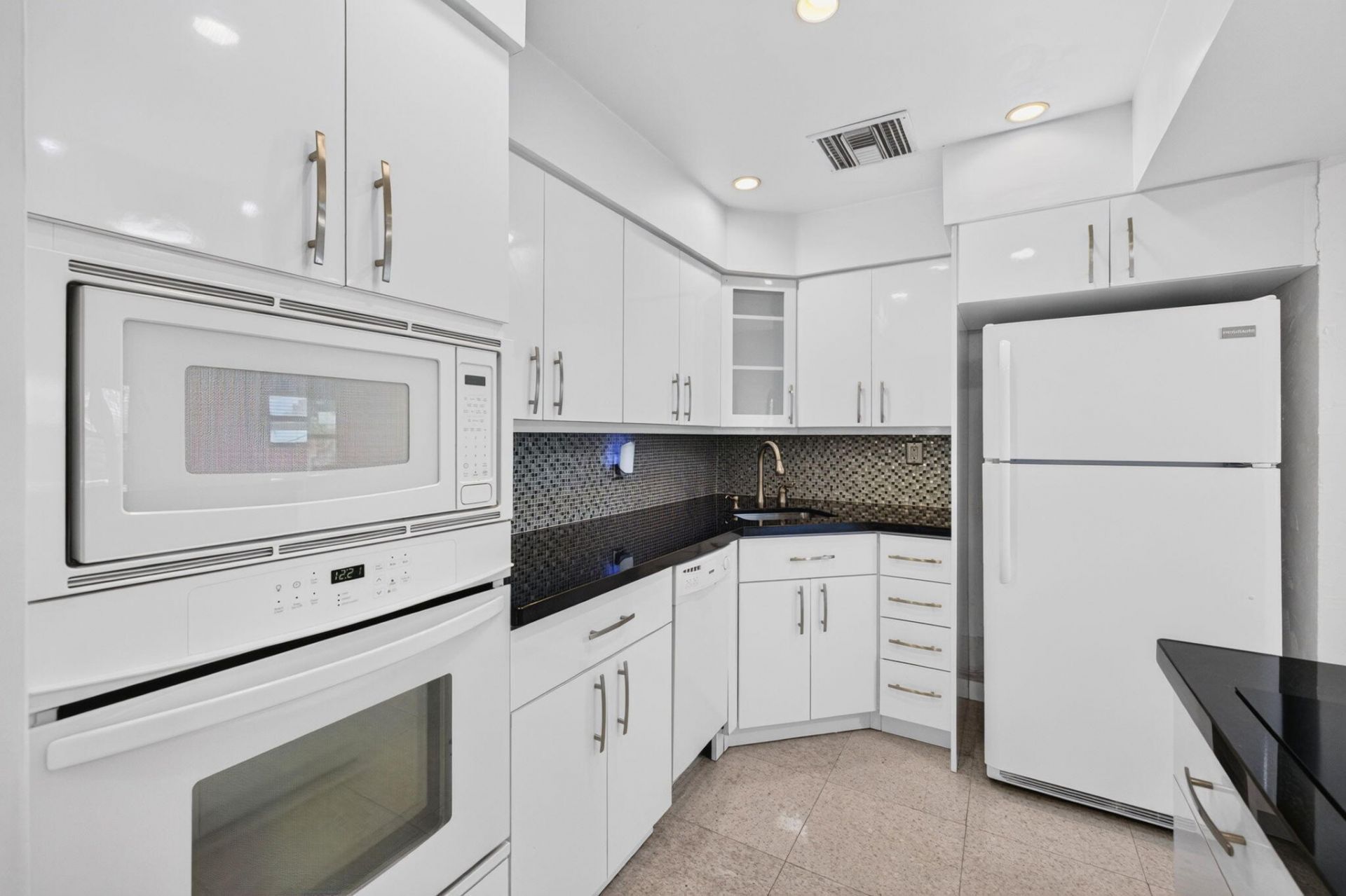 4836 NE 23rd Avenue, Unit 31, Fort Lauderdale, FL 33308 Photo