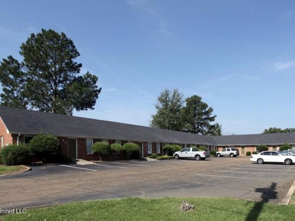 625 Lakeland East Drive, Flowood, MS 39232